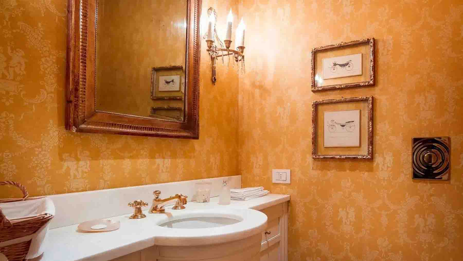 Elegant Villa with Pool near Lake Como, Lombardy