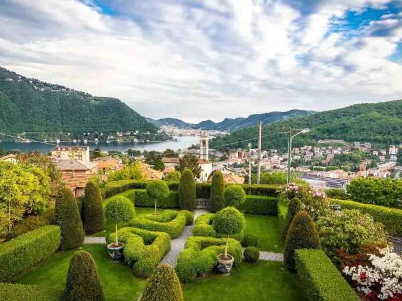 Elegant Villa with Pool near Lake Como, Lombardy