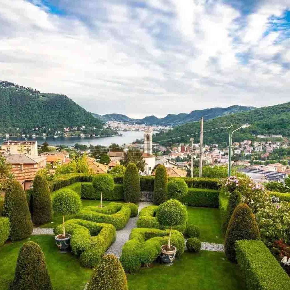 Elegant Villa with Pool near Lake Como, Lombardy
